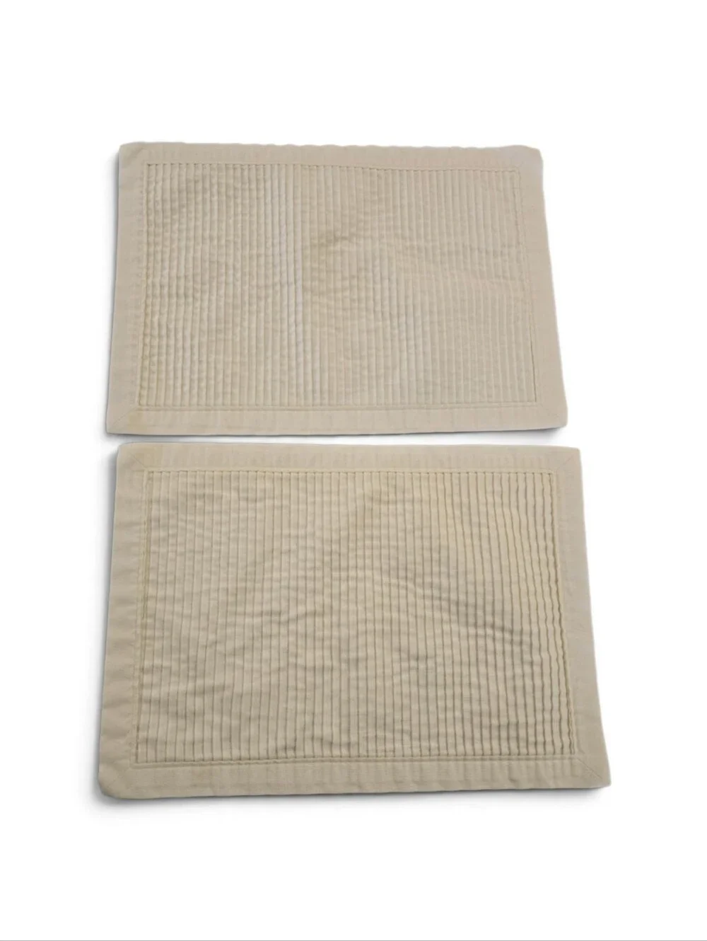 N/A pleated cream